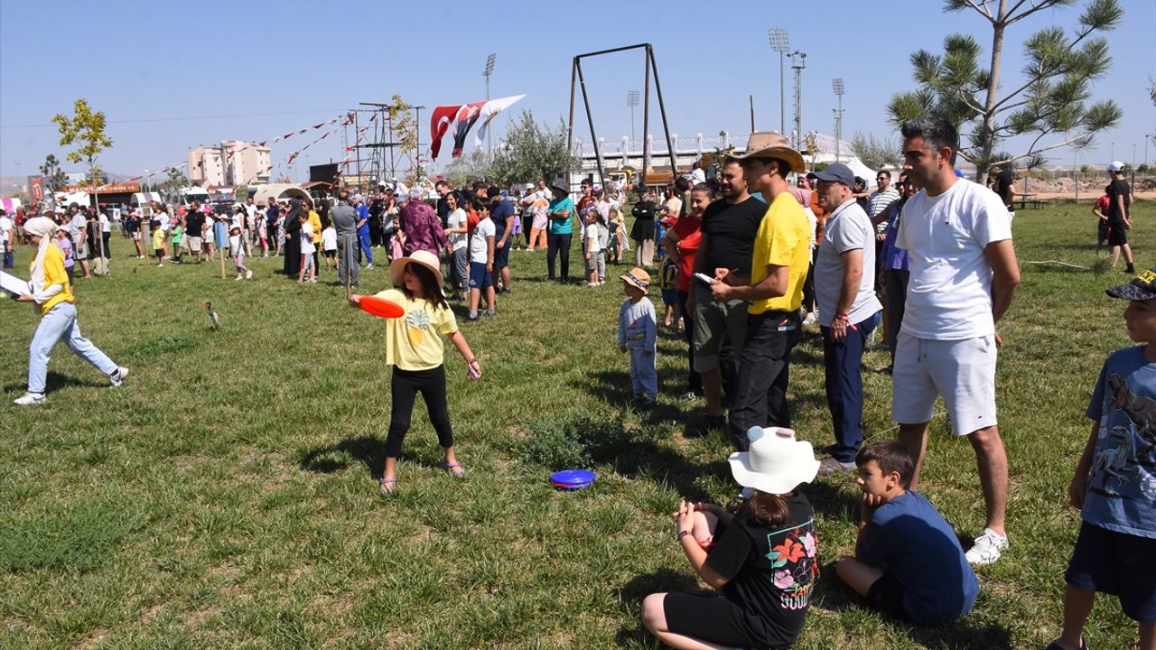 Afyonkarahisar'da 110 aile kampta buluştu