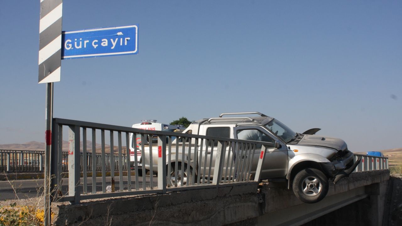 Sivas'ta iki ayrı trafik kazasında 9 kişi yaralandı