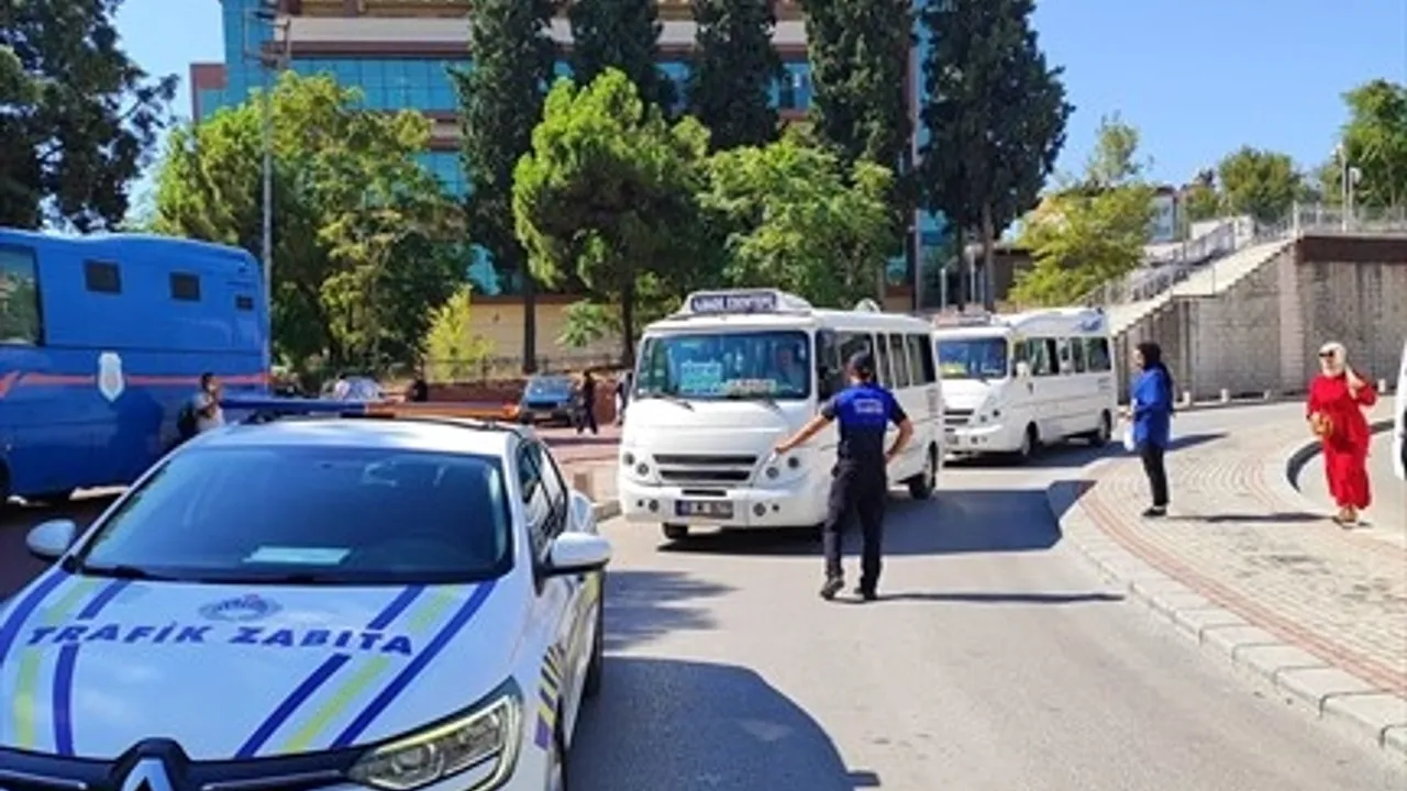 Zabıta, trafik ve yolcu konforu için sahada
