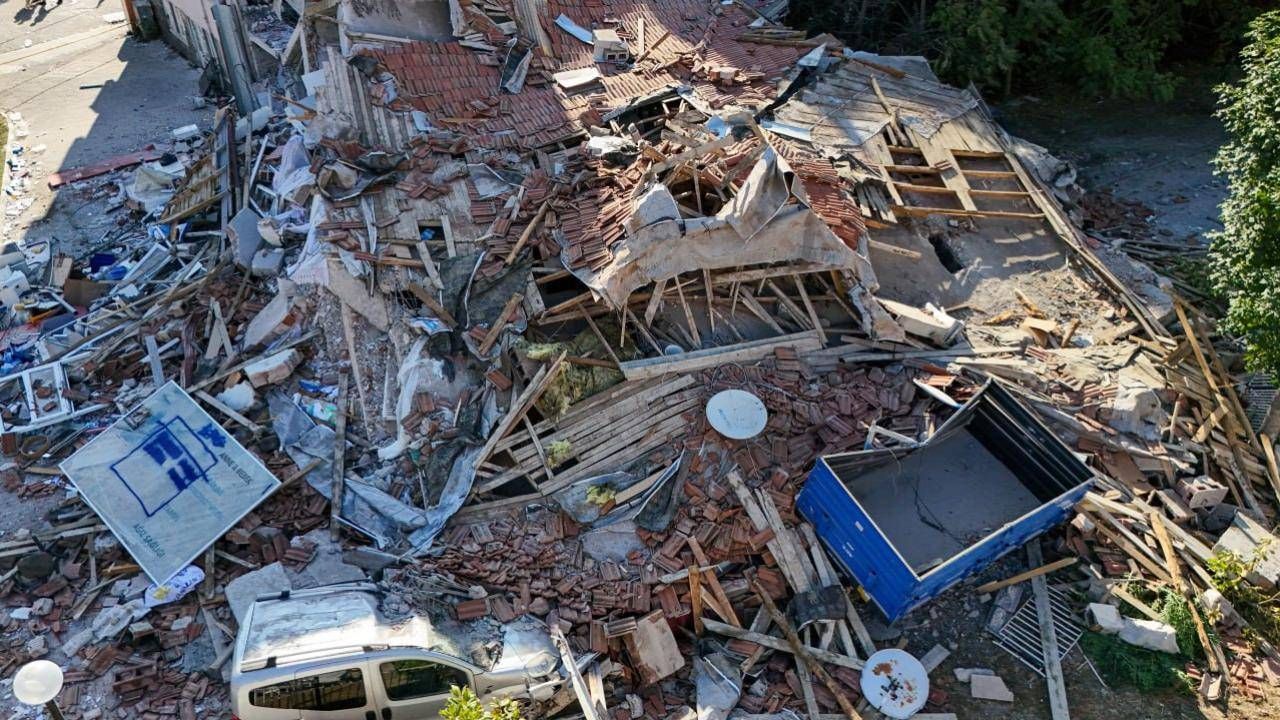 Balıkesir depreminde yıkılan binanın sahibi tutuklandı