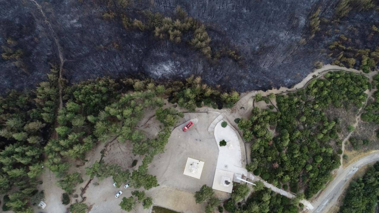 Çanakkale yangınlarla mücadelesini sürdürüyor: 7 köy boşaltıldı