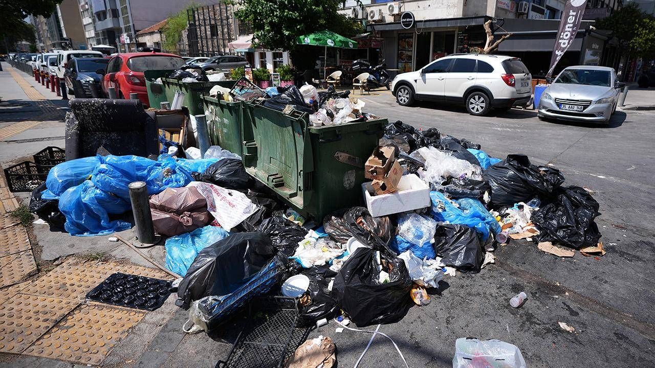 İzmir'de çöp krizi büyüyor: Sinekler böcekler fareler cirit atıyor