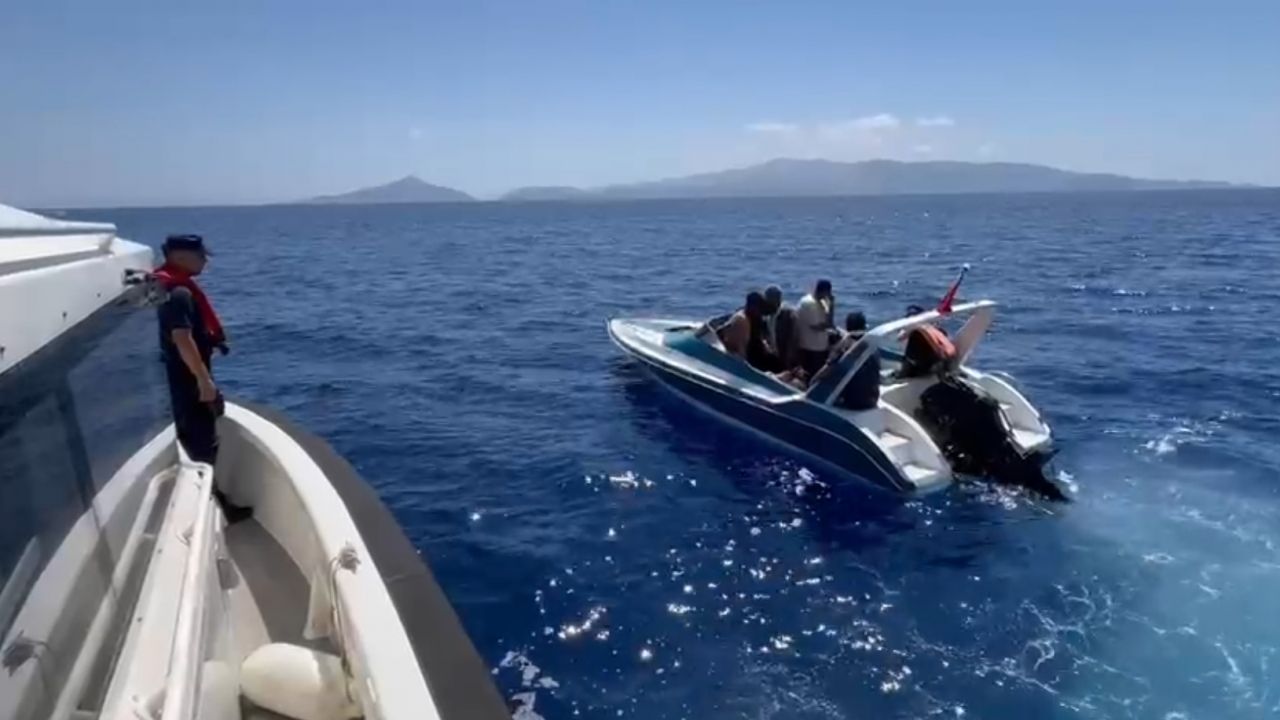 İzmir'de 83 göçmen yakalandı