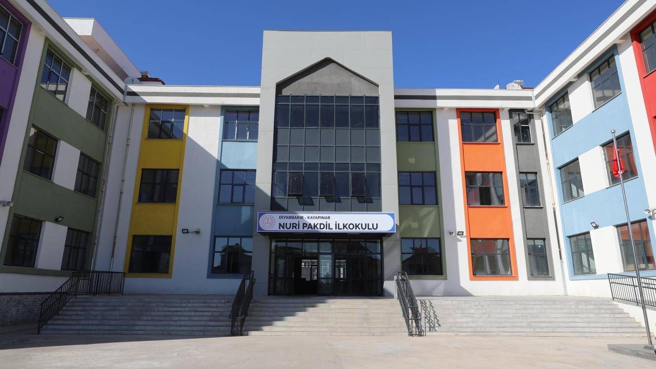 Diyarbakır'da depremin ardından 70 okul inşa edildi, 70'inin yapımı sürüyor