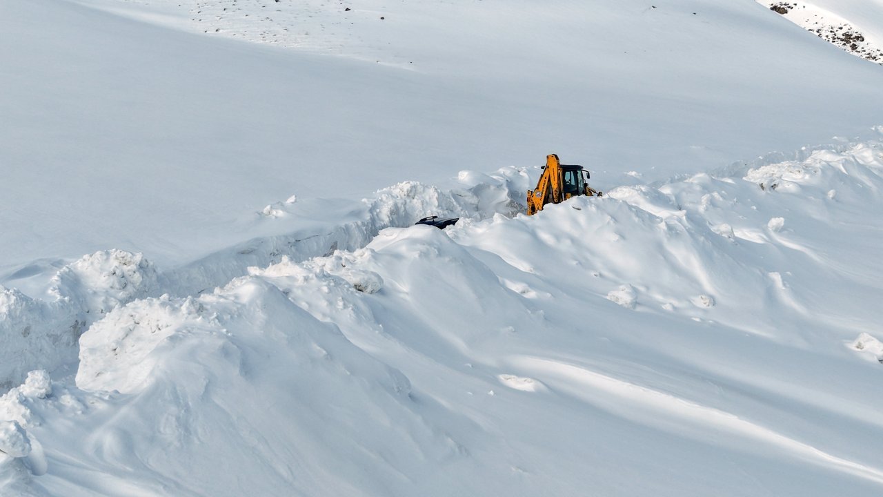Van, Hakkari ve Bitlis'te kar etkisini sürdürdü