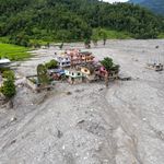 Nepal'deki selin ardından tünelde 9 gün mahsur kalan 2 işçi kurtarıldı