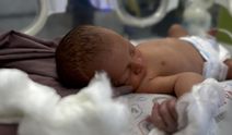 Gazze'de prematüre bebekler hayatta kalma mücadelesi veriyor