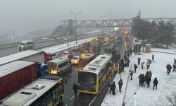 İstanbul trafiğinde 'kar' yoğunluğu