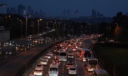 İstanbul'da haftanın ilk iş gününde trafikte yoğunluk yaşanıyor