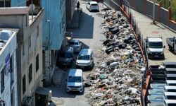 İzmir sokaklarında çöp dağları oluştu