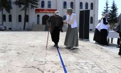Elazığ'da "Genç Yeryüzü Doktorları" vatandaşları sağlık taramasından geçirdi