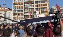 CHP'den teknolojide dev atılım! İzmir mitingine maket Vapuru getirildi