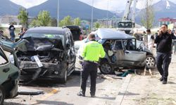 Sivas'ta iki otomobilin çarpıştığı kazada 4 kişi yaralandı
