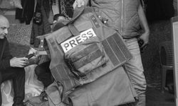 İşgalci İsrail Filistinli gazetecilere saldırmaya devam ediyor