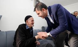 Bakan Kurum'dan depremzede aileye ziyaret