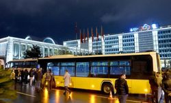 İstanbul'da halk otobüsleri kontak kapattı! Duraklarda yoğunluk oluştu