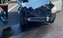 Balıkesir'de tıra çarpan otomobildeki 2 kişi öldü, 2 kişi yaralandı