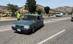 Gölbaşı'nda çarpışan iki otomobilin sürücüsü yaralandı