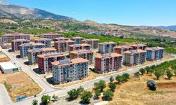 Depremzedeler bayramı yeni yuvalarında karşıladı