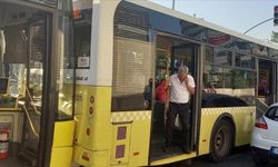 Üsküdar'da İETT otobüsü, başka bir İETT otobüsüne çarptı