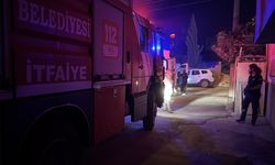 Adıyaman'da evde çıkan yangında 2 kişi dumandan etkilendi