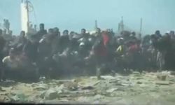 Soykırımcı İsrail yardım konvoyunu bekleyen kalabalığa ateş açtı