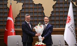 İletişim Başkanlığı'nda devir teslim töreni: Burhanettin Duran görevi Altun'dan devraldı