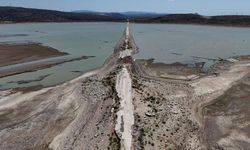 İzmir'de kuraklık alarmı! Eski İzmir-Çeşme kara yolu ortaya çıktı