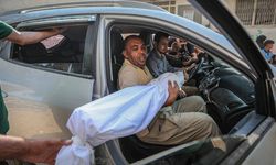 Katil İsrail ateşkese rağmen Gazze'ye saldırılarını sürdürüyor