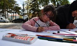 Bilecik ve Kütahya'da çocuklar Filistinli akranları için resim çizdi