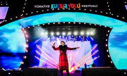 Malatya Kültür Yolu Festivali'nde sahne alan Aydilge'den Filistin'e destek