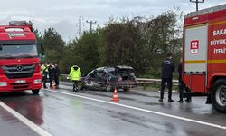 Sakarya'da otobüsle çarpışan otomobildeki 1 kişi öldü, 2 kişi yaralandı