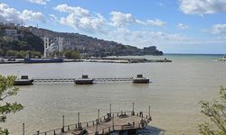 Zonguldak’ta yağmur sonrası deniz kahverengiye büründü