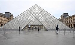Louvre Müzesi su sızıntısı nedeniyle ziyarete kapatıldı
