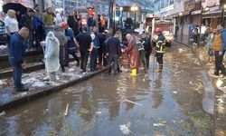Zonguldak'ta sağanak: Caddeler göle döndü