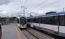 Tramvay hattında korku dolu an: Kıvılcımlar çıktı