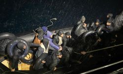 İzmir açıklarında 26 göçmen kurtarıldı