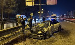 Önce direğe sonra minibüse çarptı: 6 yaralı