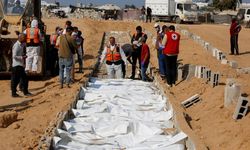 Katil İsrail Gazze'de 70 bin 100 kişiyi katletti