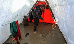 Gazze'de şiddetli yağış! Çadırlar yine sular altında kaldı