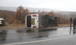 Konya'da öğrenci servisi devrildi: 29 yaralı