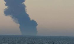 Bahreyn Limanı'nda petrol tankeri vuruldu