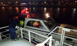 Marmara Denizi'nde sürüklenen teknedeki 4 kişi kurtarıldı