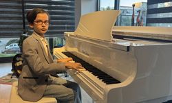 10 yaşındaki Yusufhan'a İngiltere'den lise diploması