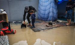 Gazze'de binlerce çadır su altında kaldı