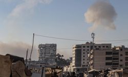 İsrail, Gazze'nin çeşitli bölgelerine saldırılarını sürdürüyor