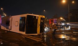 Kontrolden çıkan İETT otobüsü devrildi