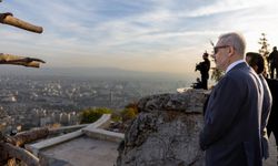 Şam ziyaretinde dikkat çeken kare! Fidan Kasyun Dağı’nda