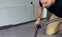 Benzinlikte bakımsız kalan mescidi tertemiz yaptı