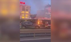 İstanbul'da yana yana otobüs kalmadı! Bir tane daha...